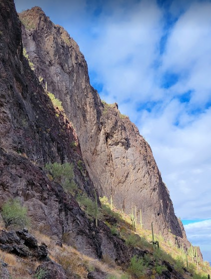 A view of the peak and rocks at Picacho Peak State Park